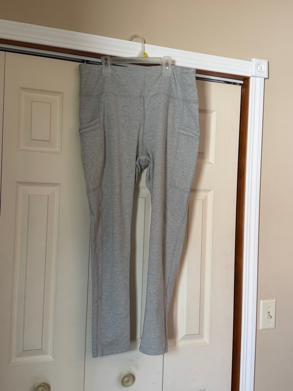 Women’s High-Rise Gray Active Leggings